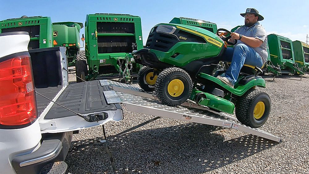 Essential Tips for Loading Your Mower onto a Truck Bed ' Thumbnail'